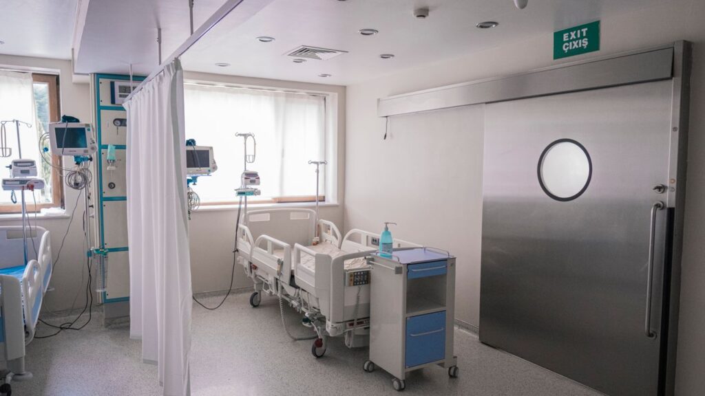 Critical Care Nursing Assignment Support: ICU Clinical Analysis